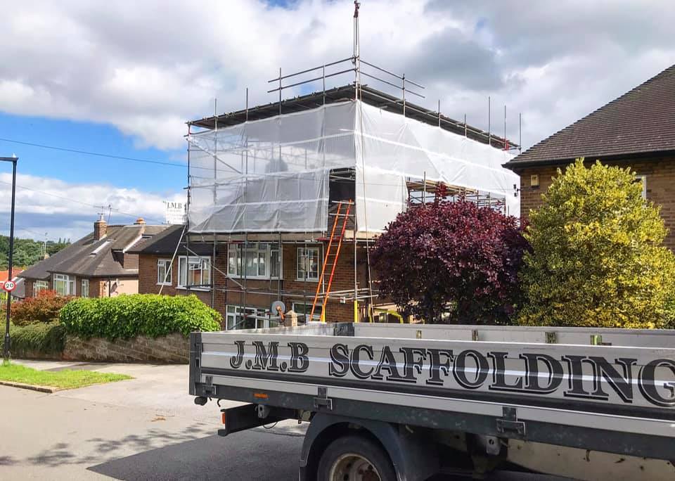Commercial scaffolding structure installation